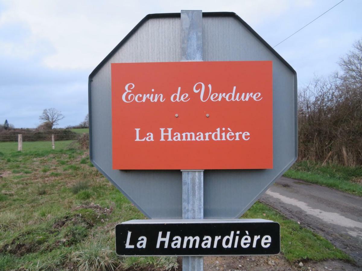 Ecrin de Verdure Sainte-Suzanne  Buitenkant foto